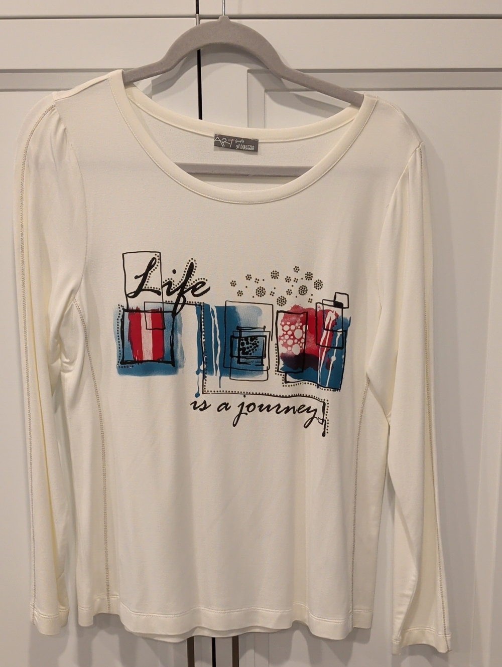 Dolcezza Cream Long-Sleeve Graphic Top - "Life is a Journey"